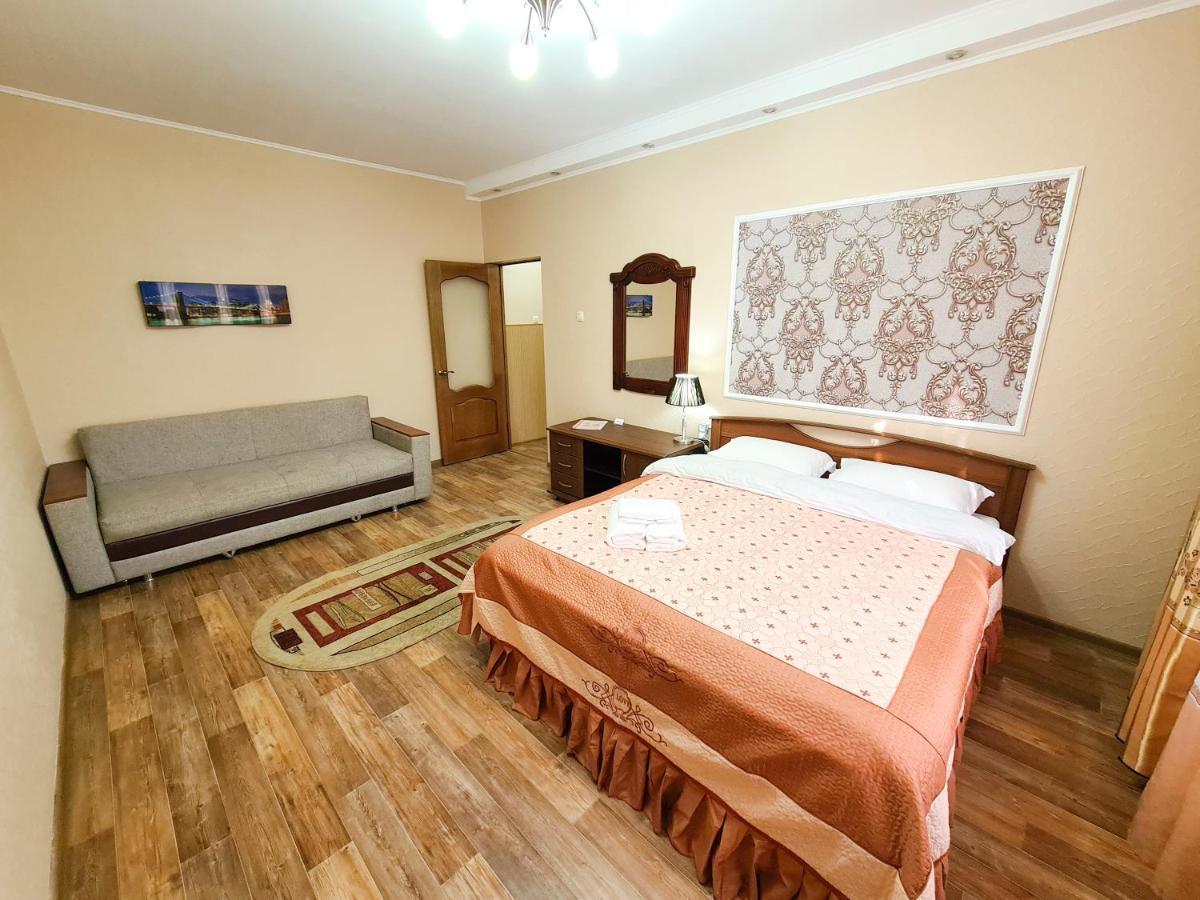 Апартаменты На Улице Розыбакиева, 103 Almaty Exterior foto